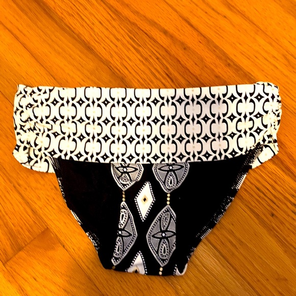 Bikini bottom size small - Picture 3 of 4